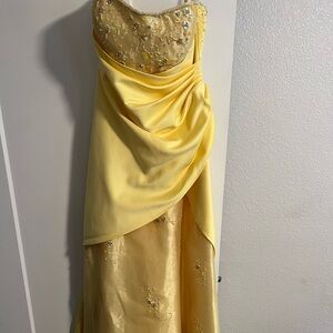 Morgan & Co yellow prom dress